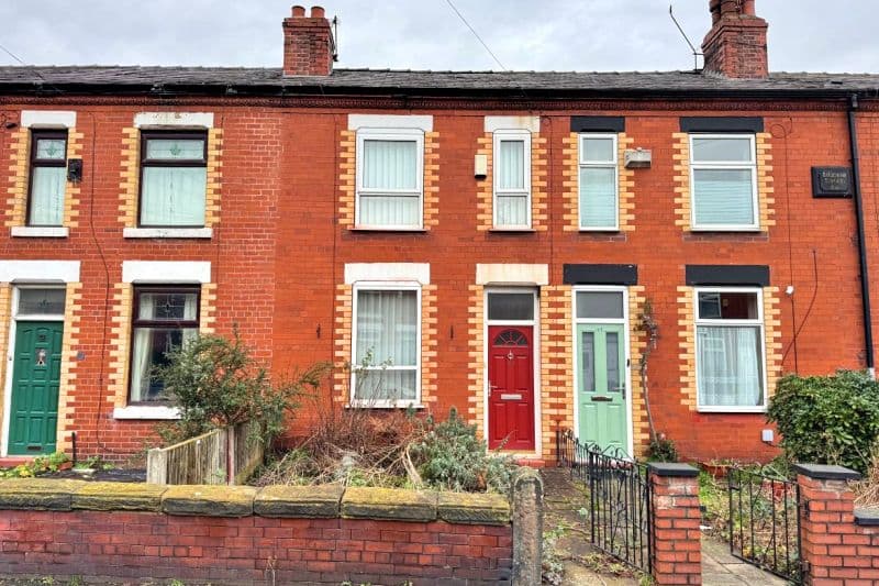 2 bed Terraced House For Auction