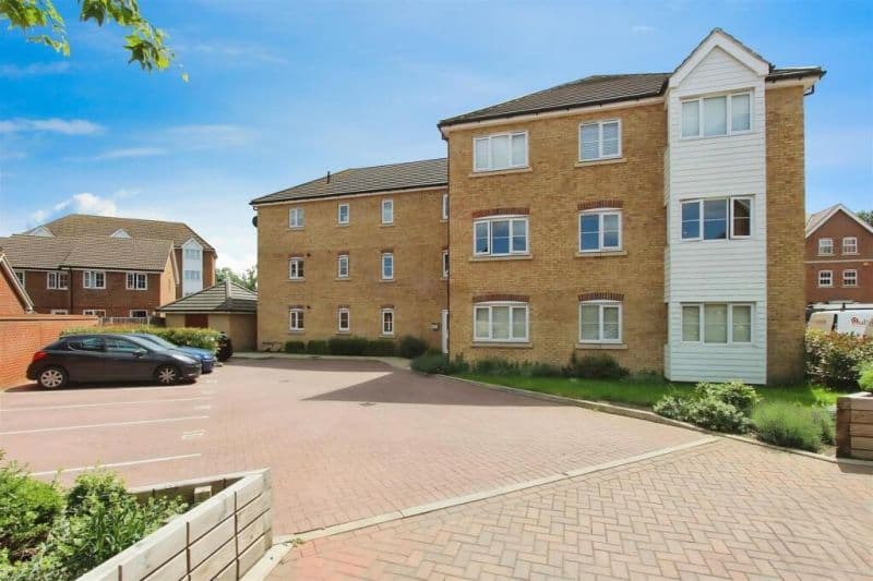 2 bed Apartment For Auction