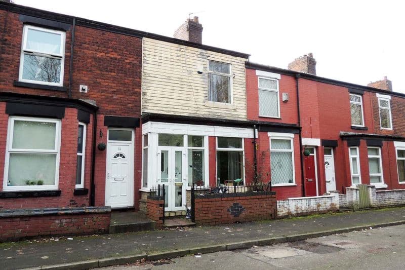 2 bed Terraced House For Auction