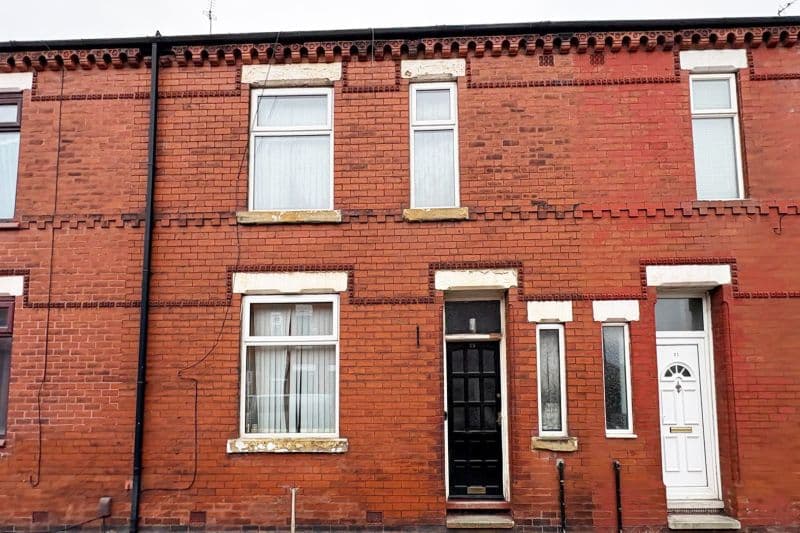 2 bed Terraced House For Auction
