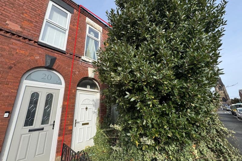 2 bed Terraced House For Auction