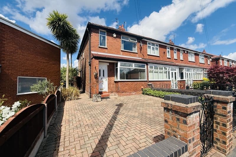 2 bed Semi-Detached House For Auction