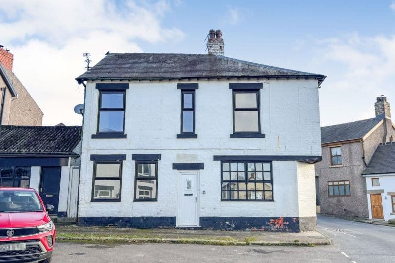 5 bed Linked Detached House For Auction