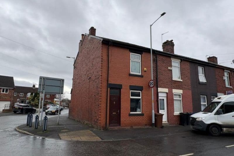 3 bed End Terrace House For Auction