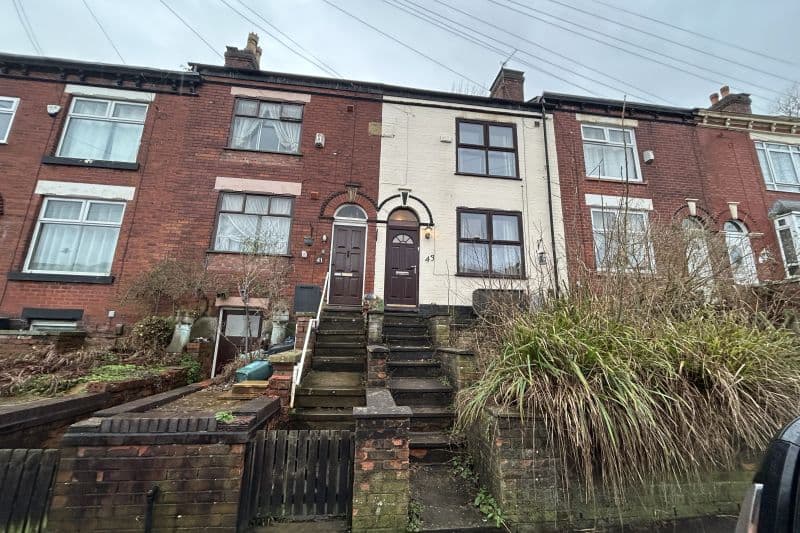 2 bed Terraced House For Auction