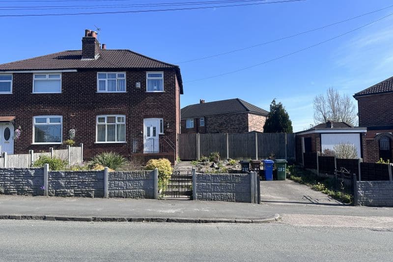 3 bed Semi-Detached House For Auction