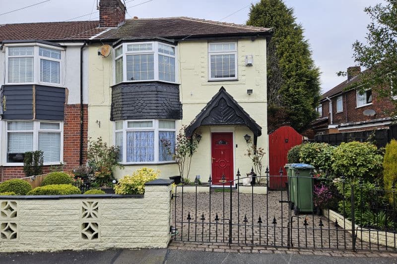 3 bed End Terrace House For Auction