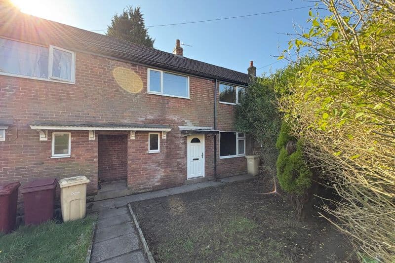 2 bed Terraced House For Auction