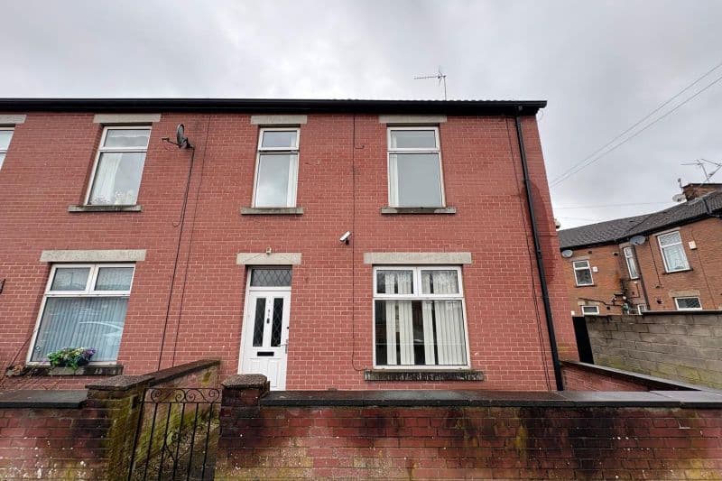 3 bed End Terrace House For Auction