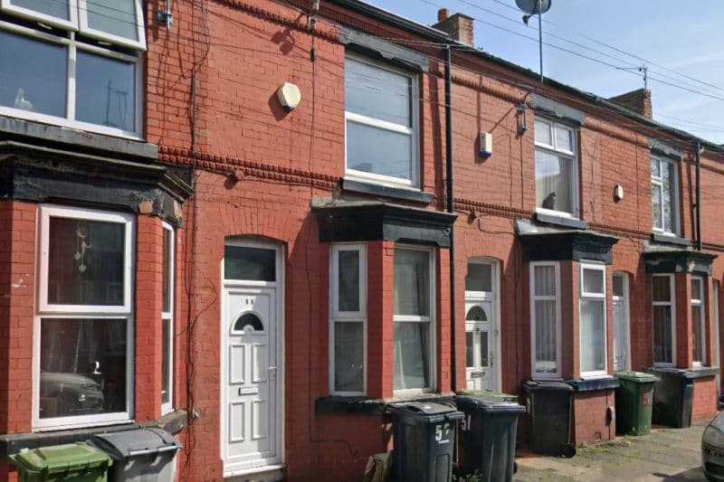 2 bed Terraced House For Auction