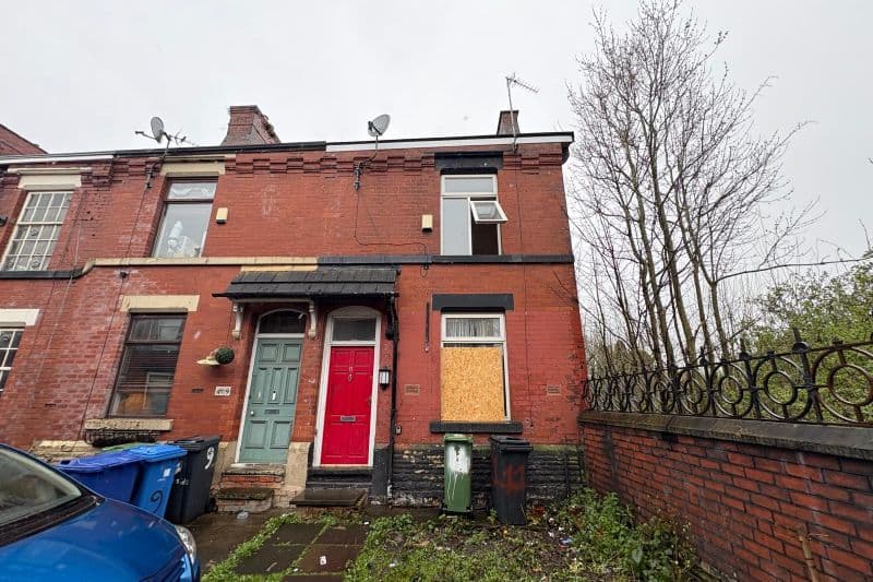 3 bed End Terrace House For Auction