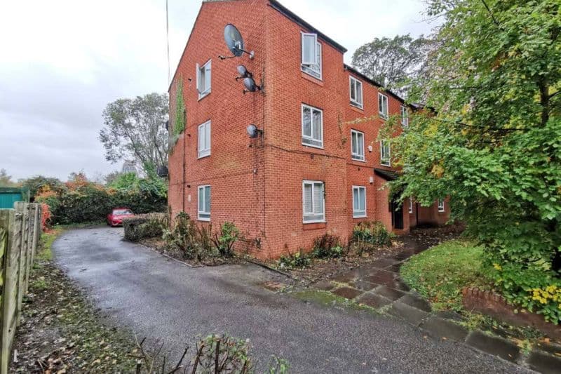 2 bed Apartment For Auction