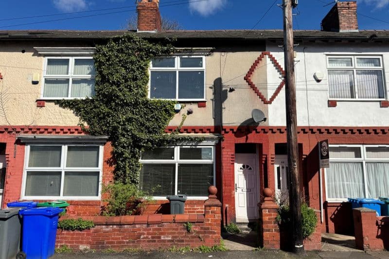 4 bed Terraced House For Auction