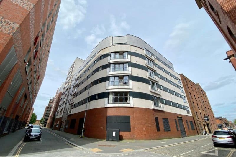 2 bed Apartment For Auction