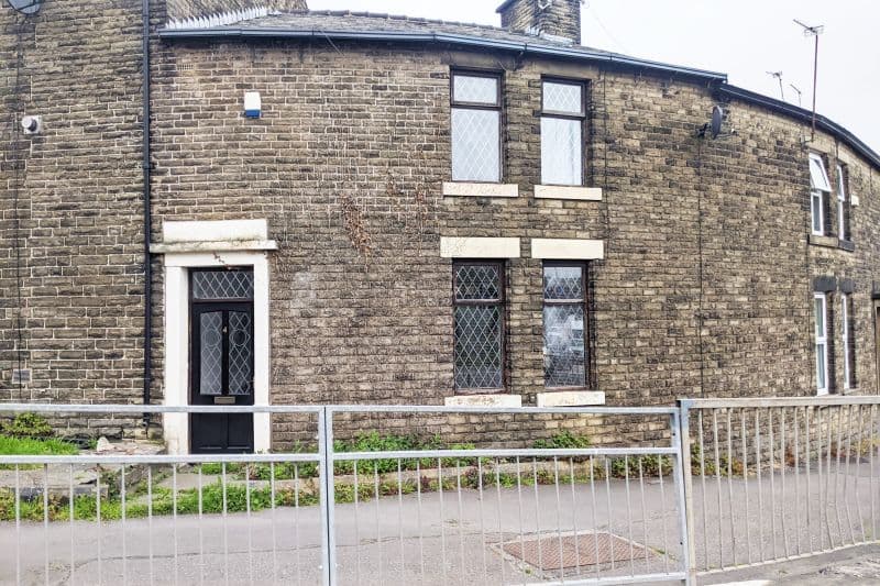 3 bed Terraced House For Auction
