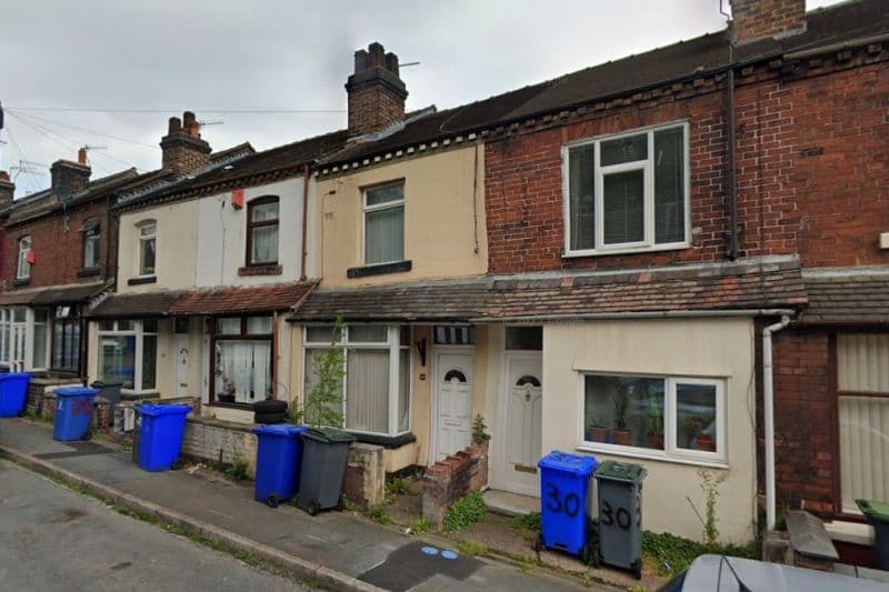 2 bed Terraced House For Auction