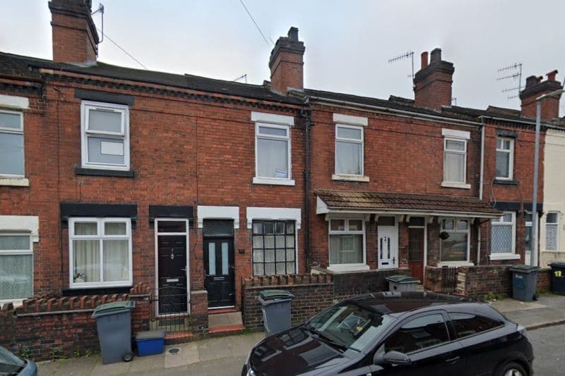 2 bed Terraced House For Auction