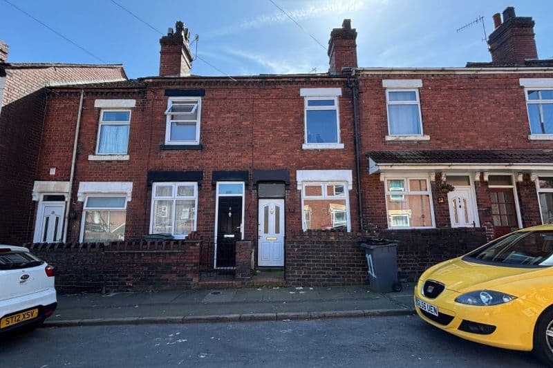 2 bed Terraced House For Auction
