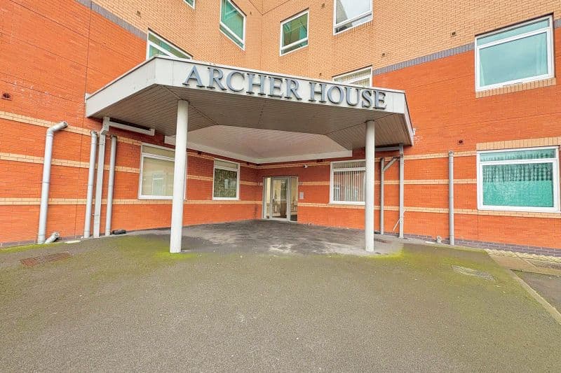 1 bed Apartment For Auction