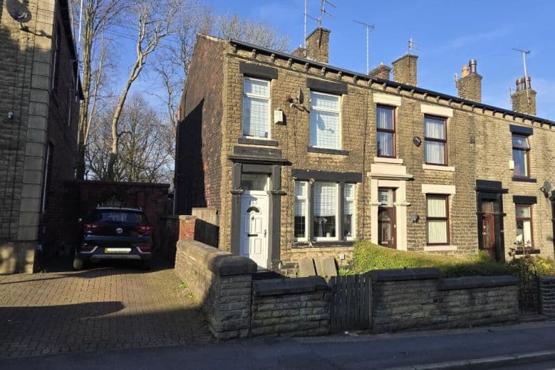 3 bed Terraced House For Auction