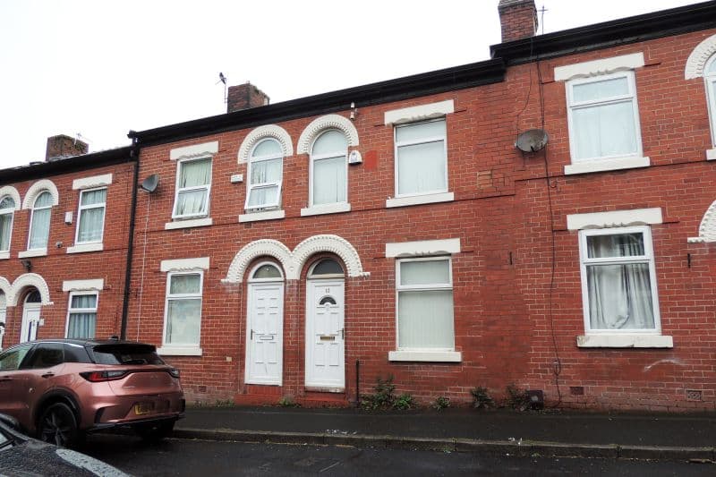 2 bed Terraced House For Auction