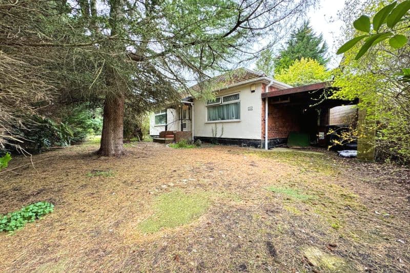 2 bed Detached House For Auction