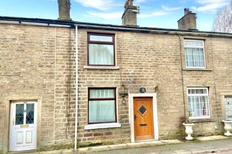2 bed Terraced House For Auction