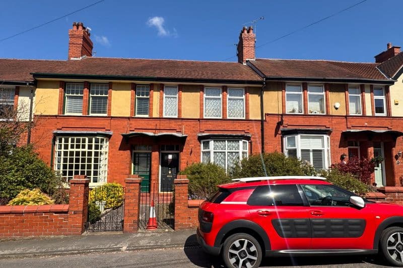 2 bed Terraced House For Auction