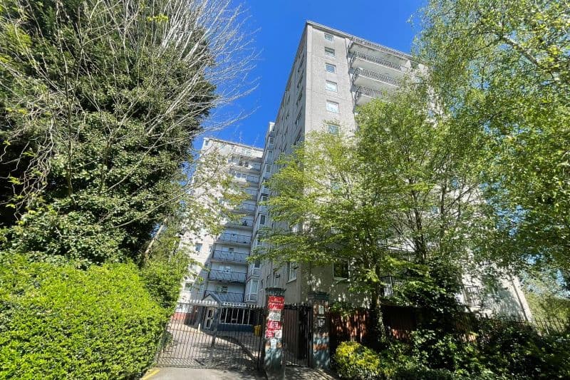 1 bed Apartment For Auction