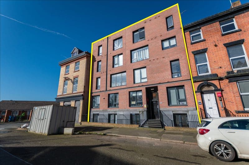 1 bed Studio Apartment For Auction