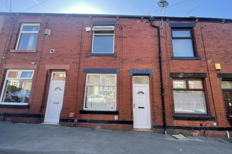 2 bed Terraced House For Auction
