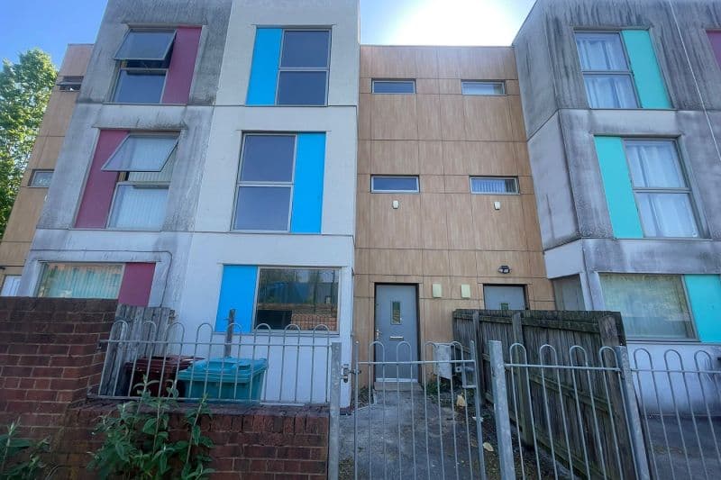 4 bed Terraced House For Auction