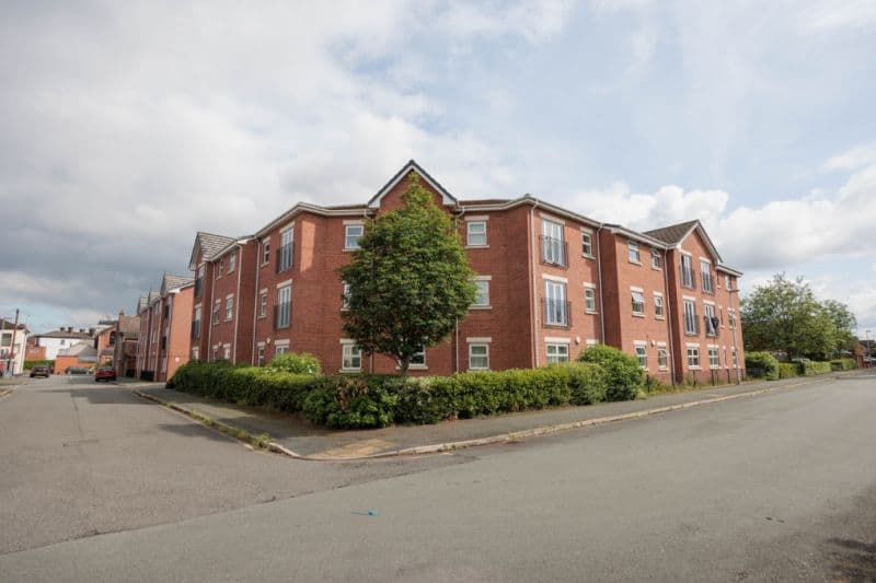 2 bed Apartment For Auction