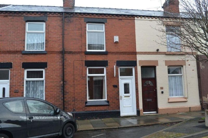2 bed Terraced House For Auction