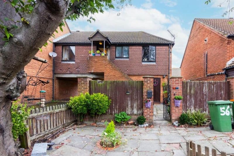 1 bed Terraced House For Auction
