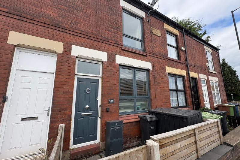 2 bed Terraced House For Auction
