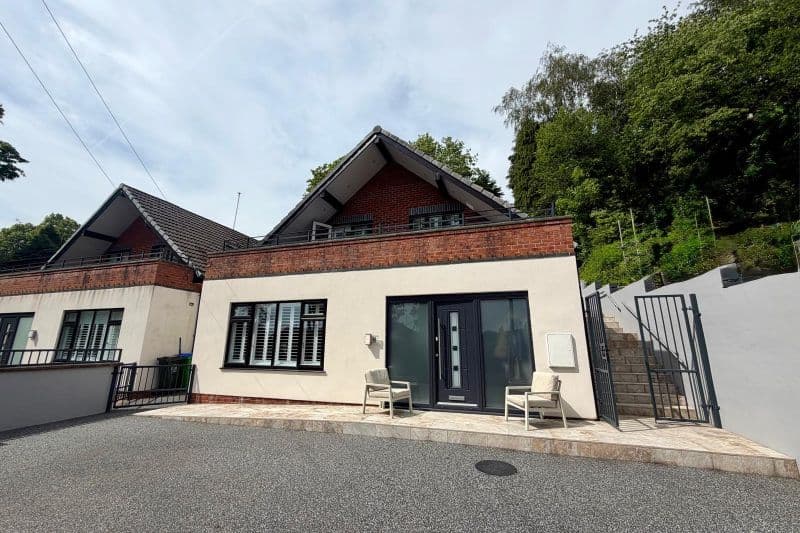 4 bed Detached House For Auction