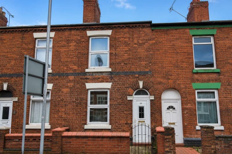 3 bed Terraced House For Auction
