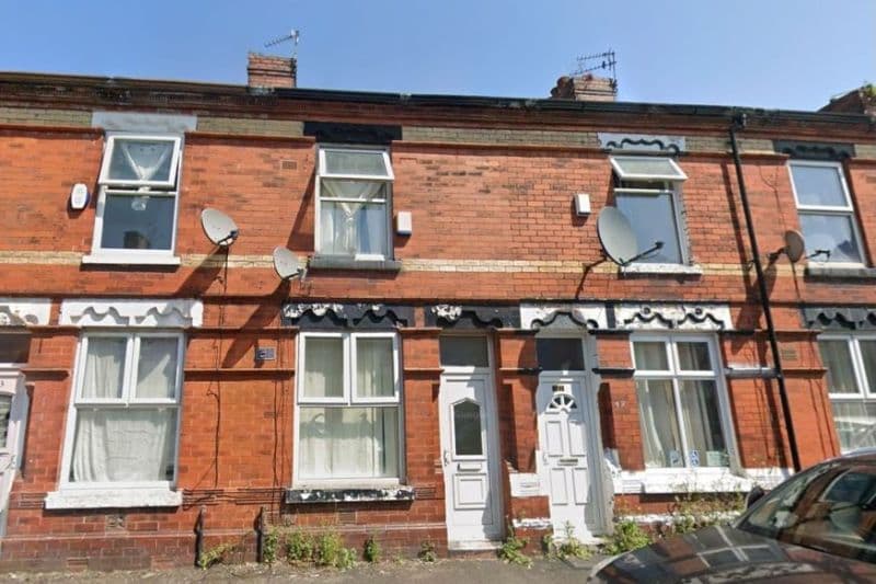 2 bed Terraced House For Auction