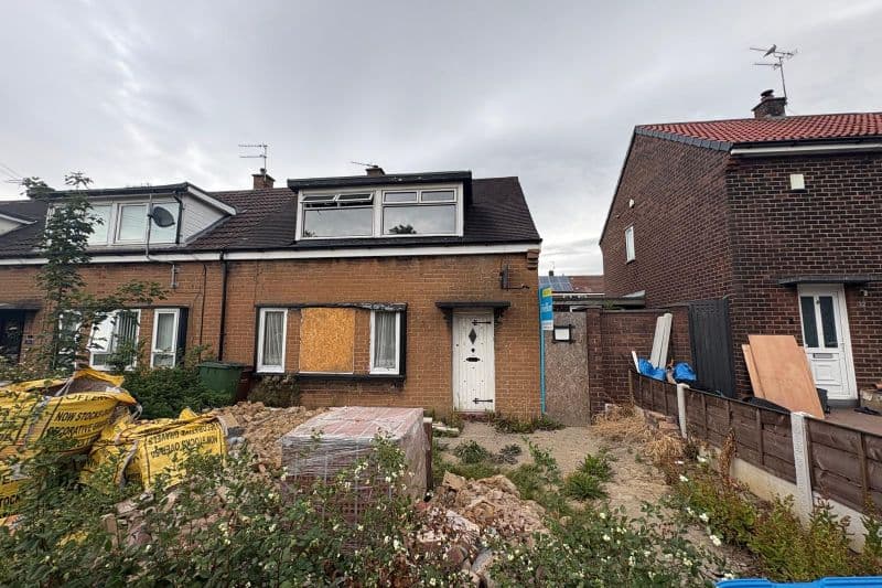 2 bed Terraced House For Auction