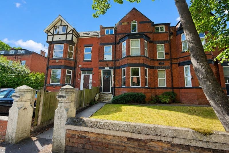 2 bed Flat For Auction