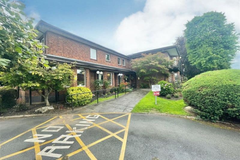 1 bed Apartment For Auction