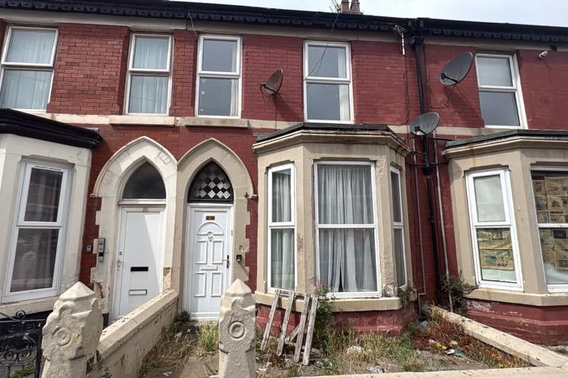 4 bed Block of Flats For Auction