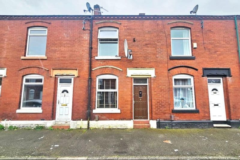 2 bed Terraced House For Auction