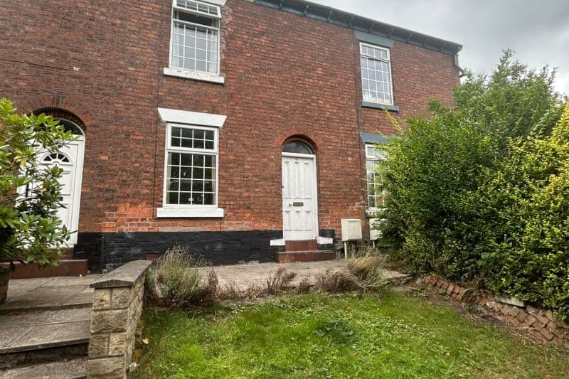 2 bed Terraced House For Auction