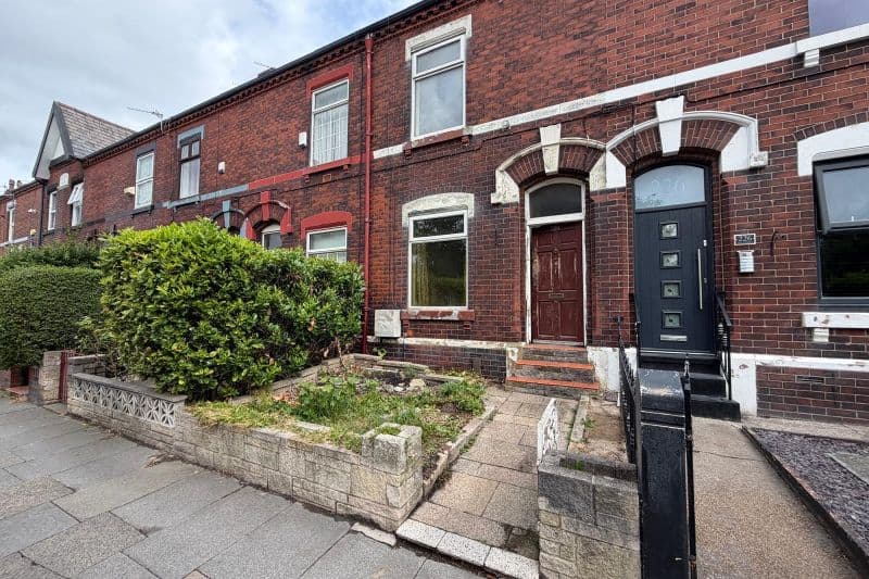 2 bed Terraced House For Auction
