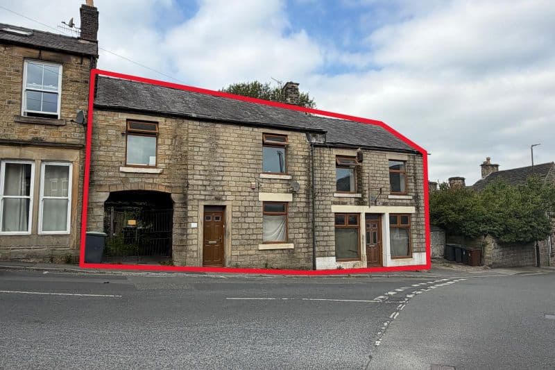 3 bed End Terrace House For Auction