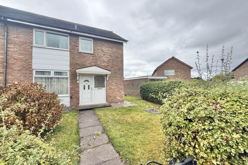 2 bed Terraced House For Auction