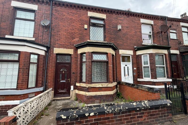 2 bed Terraced House For Auction