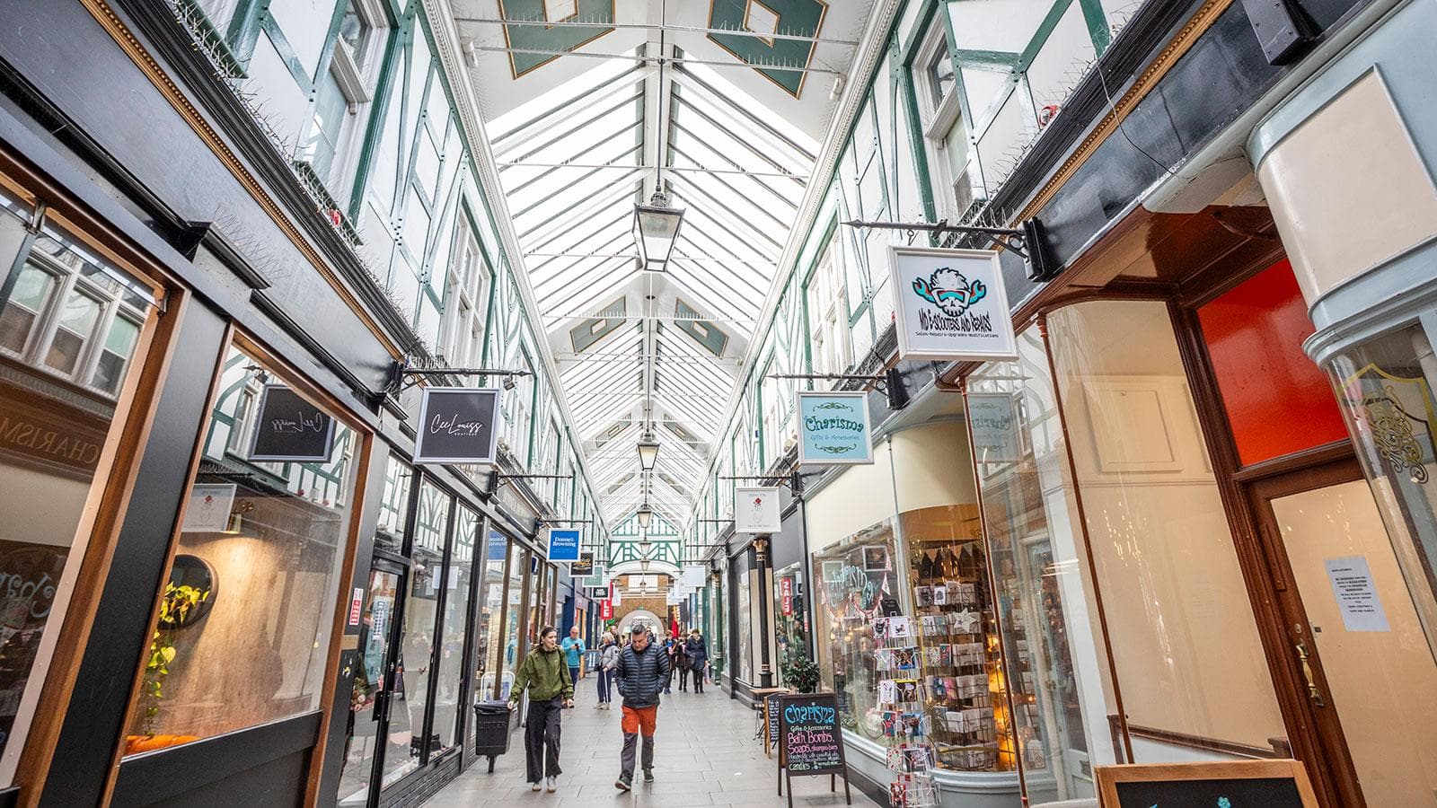 Freehold Shopping Centre Arcade Investment